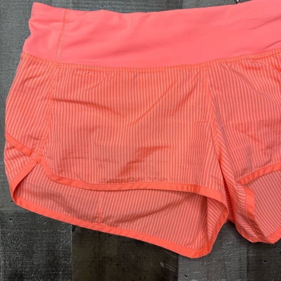 Lululemon Athletica Coral Run Speed Up Shorts with Lightweight Fabric size 8 - Picture 2 of 13